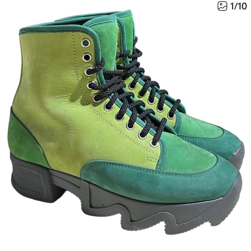 IRI Stylish Green Lace-Up Boots.